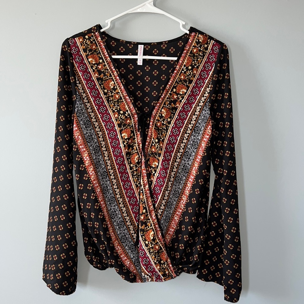 Xhilaration long sleeve, size medium